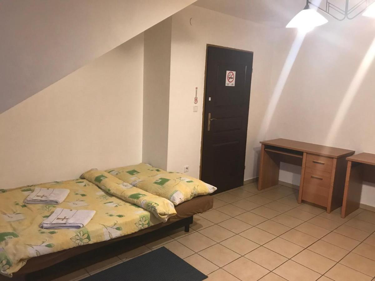 Pilgrims Place Hostel Ζεστοκόβα Εξωτερικό φωτογραφία